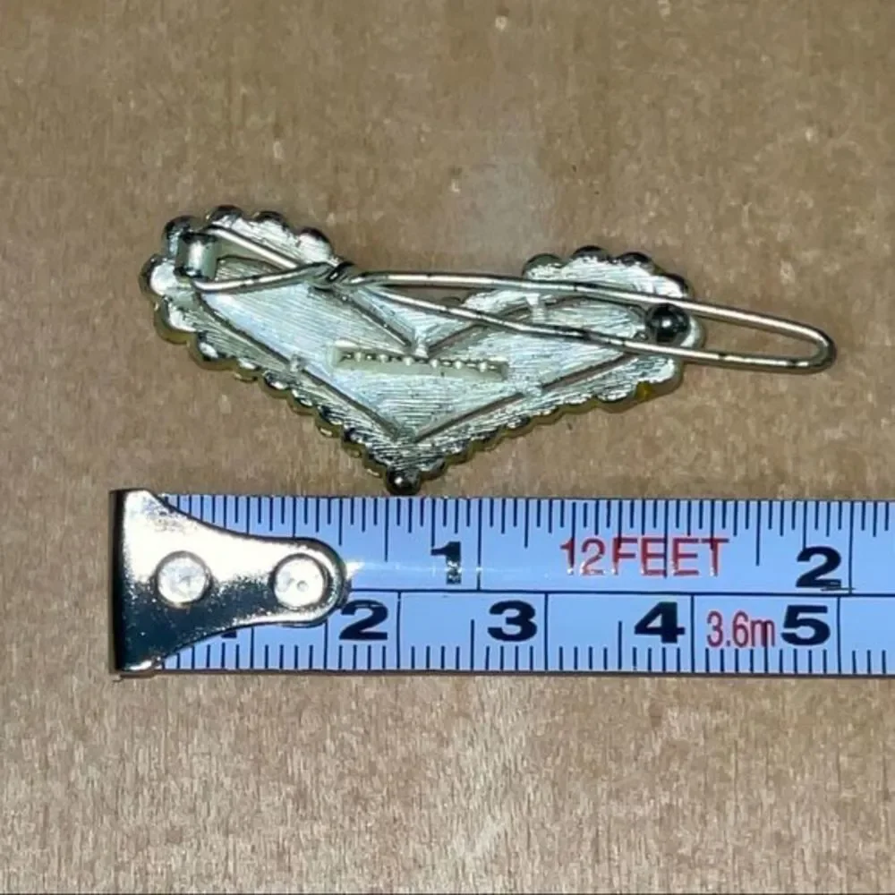 Vintage rhinestone heart hair clip